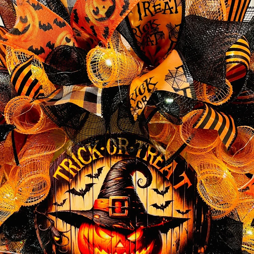 Handmade 22 in Halloween Ribbon Wreath Jack-o-lantern LED Lights W19